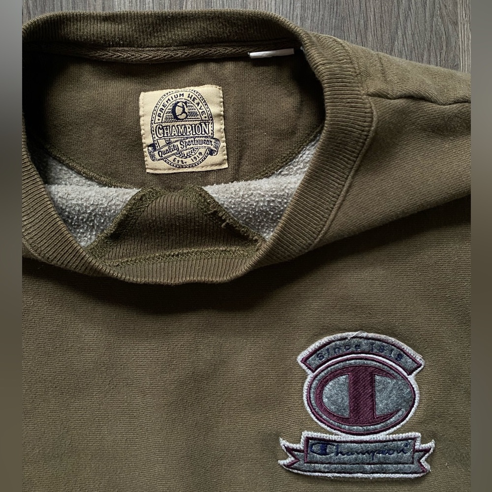 Vintage Champion crew neck in olive green - Size Large - Picture 2 of 3